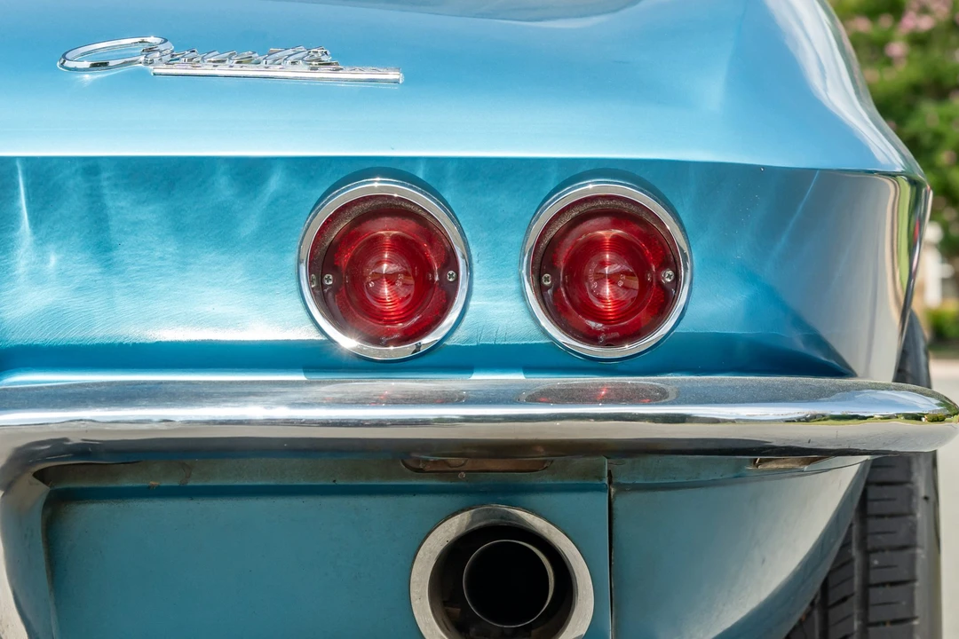 1965 Chevrolet Corvette C2 - Image 27 of 31