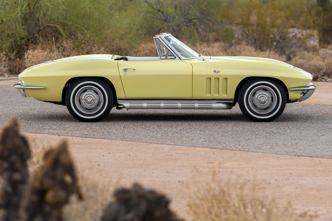 1965 Chevrolet Corvette C2 - Image 14 of 31