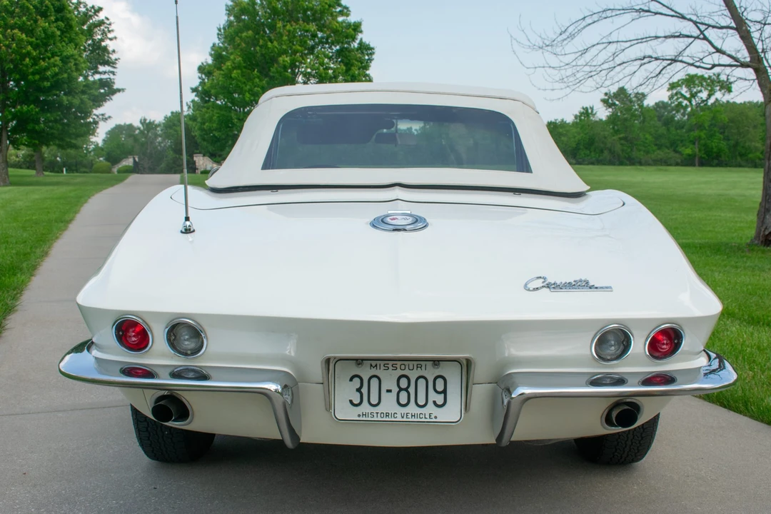 1965 Chevrolet Corvette C2 - Image 23 of 31