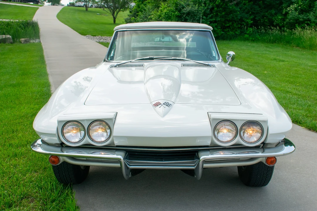 1965 Chevrolet Corvette C2 - Image 16 of 31