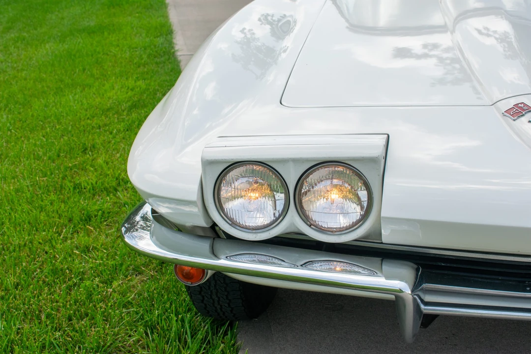 1965 Chevrolet Corvette C2 - Image 19 of 31