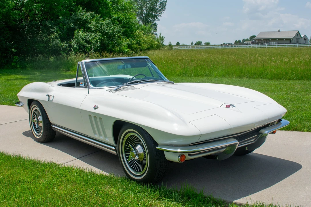 1965 Chevrolet Corvette C2 - Image 8 of 31