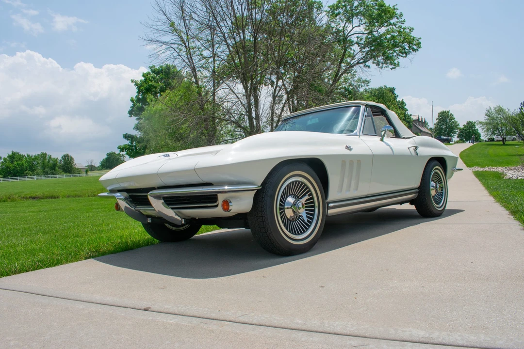 1965 Chevrolet Corvette C2 - Image 17 of 31