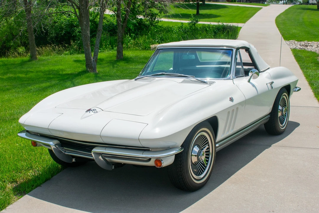 1965 Chevrolet Corvette C2 - Image 9 of 31