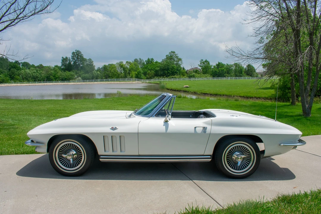 1965 Chevrolet Corvette C2 - Image 3 of 31