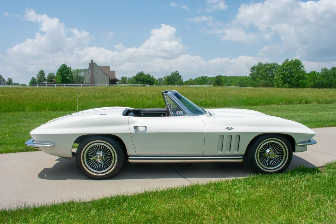 1965 Chevrolet Corvette C2 - Image 7 of 31