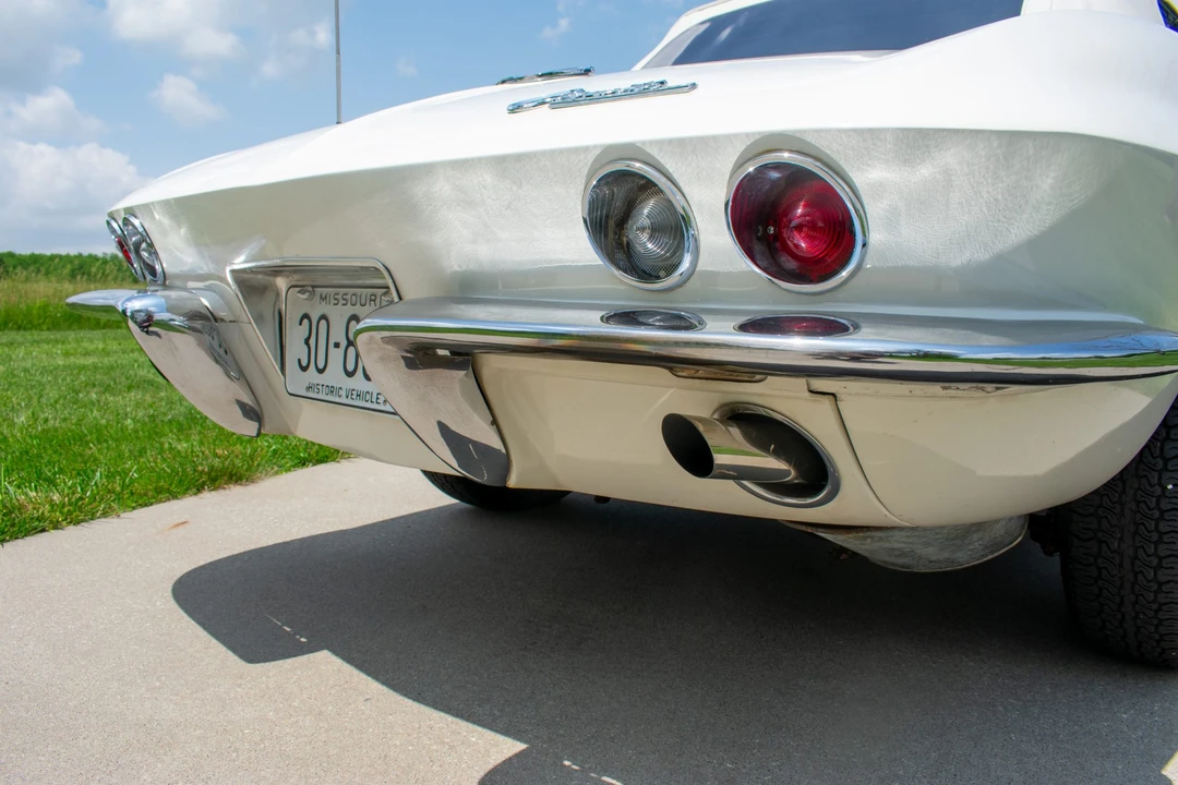 1965 Chevrolet Corvette C2 - Image 28 of 31