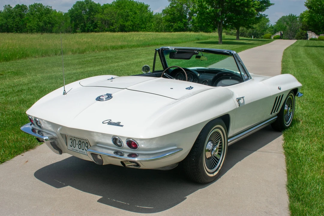 1965 Chevrolet Corvette C2 - Image 6 of 31