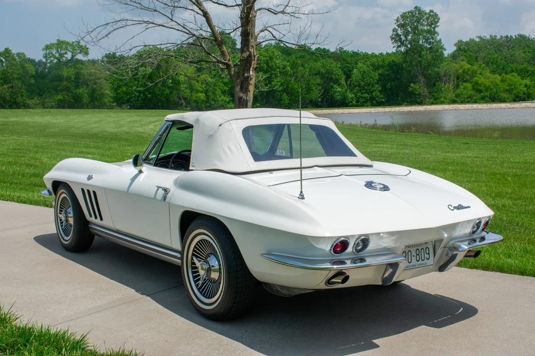 1965 Chevrolet Corvette C2 - Image 11 of 31