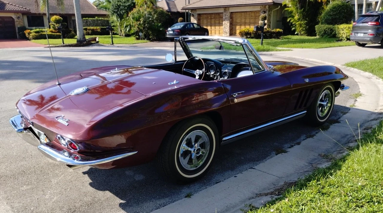 1965 Chevrolet Corvette C2 - Image 21 of 31