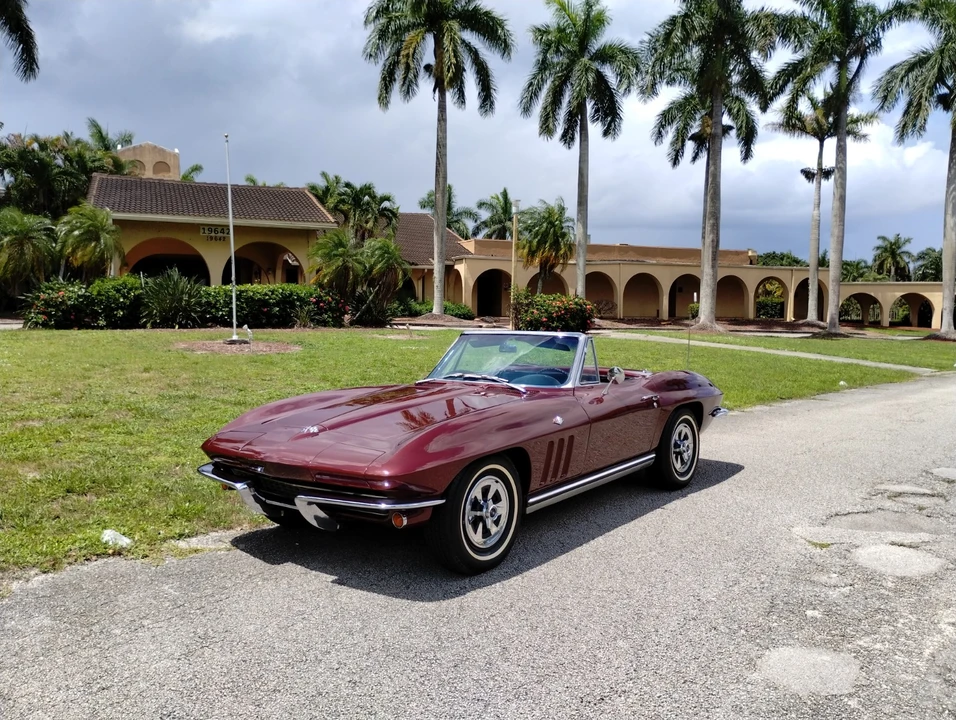 1965 Chevrolet Corvette C2 - Image 3 of 31