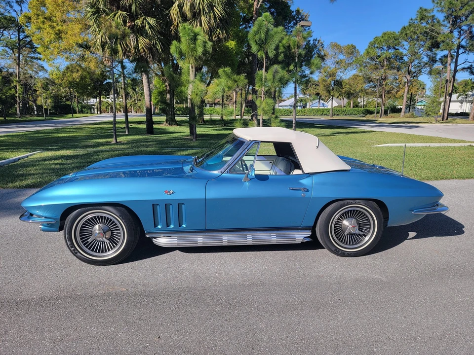 1965 Chevrolet Corvette C2 - Image 23 of 31