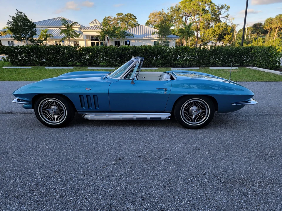 1965 Chevrolet Corvette C2 - Image 11 of 31
