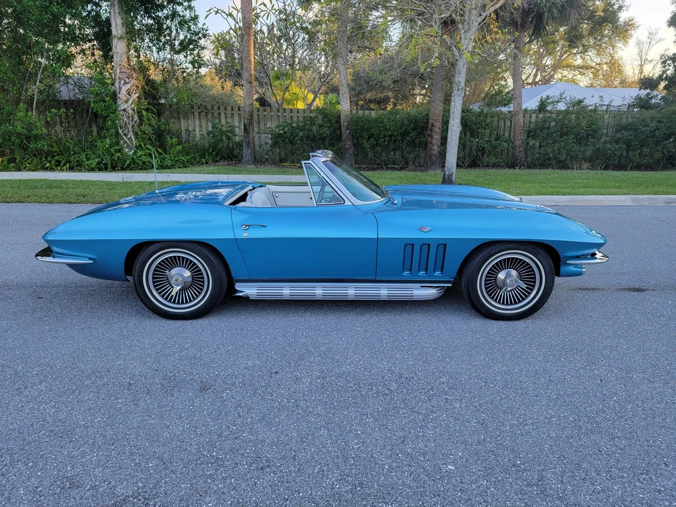 1965 Chevrolet Corvette C2 - Image 2 of 31