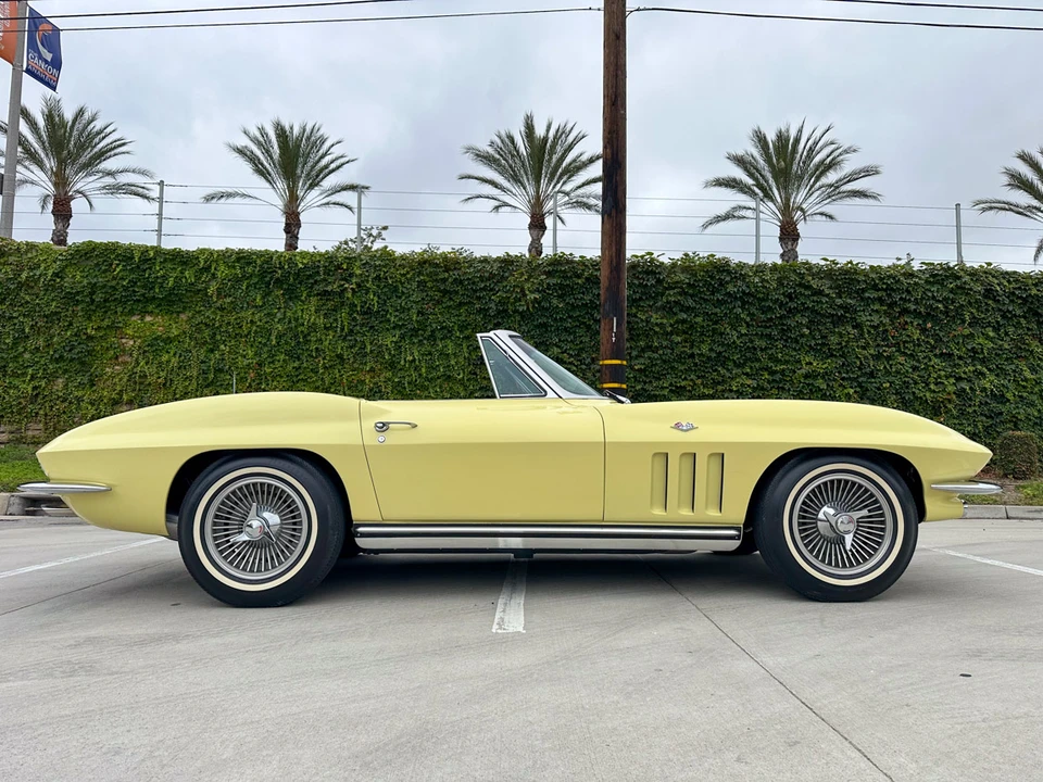1965 Chevrolet Corvette C2 - Image 30 of 31