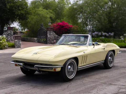 1965 Chevrolet Corvette C2 - Image 3 of 31