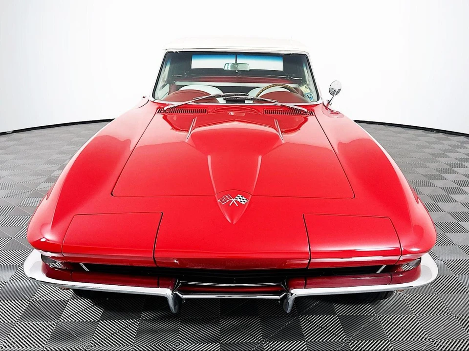 1965 Chevrolet Corvette C2 - Image 23 of 31