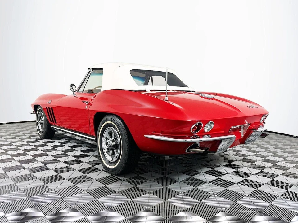 1965 Chevrolet Corvette C2 - Image 18 of 31