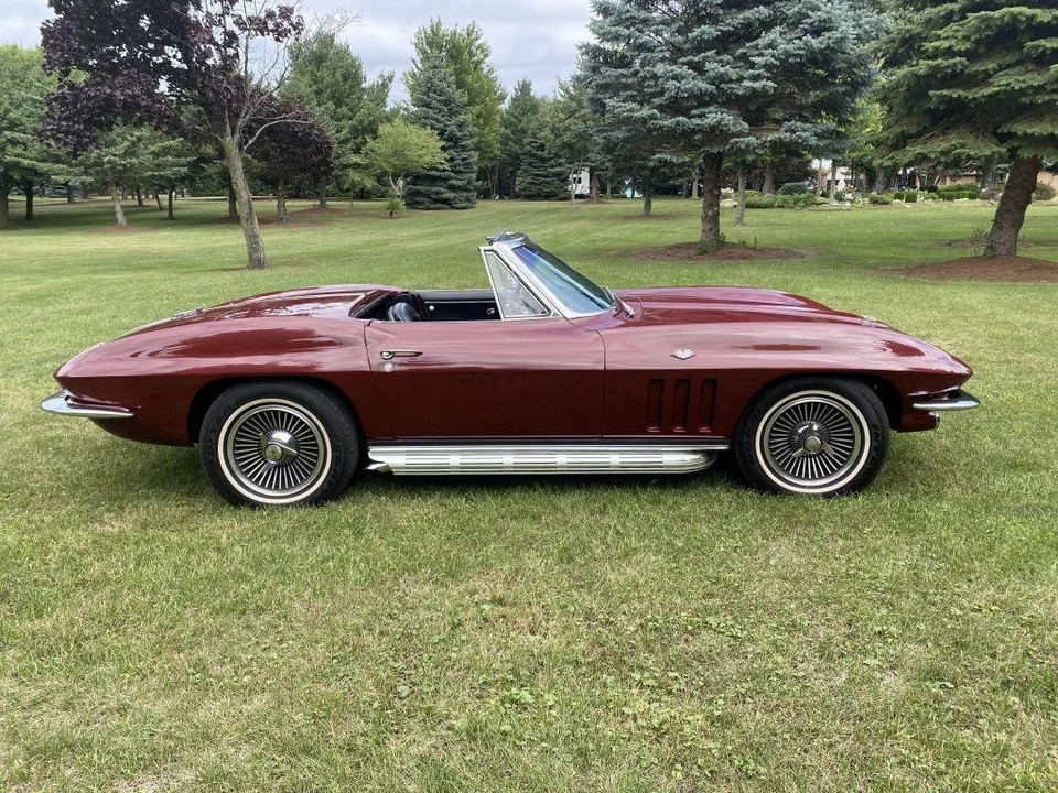 1965 Chevrolet Corvette C2 - Image 11 of 31
