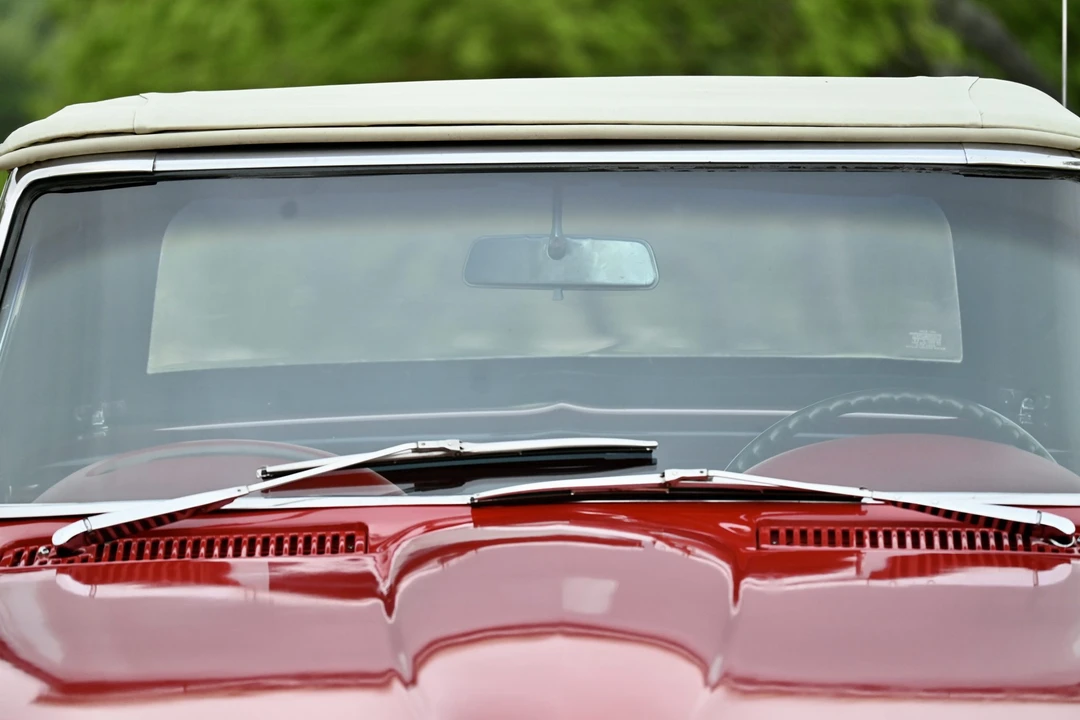 1965 Chevrolet Corvette C2 - Image 25 of 31
