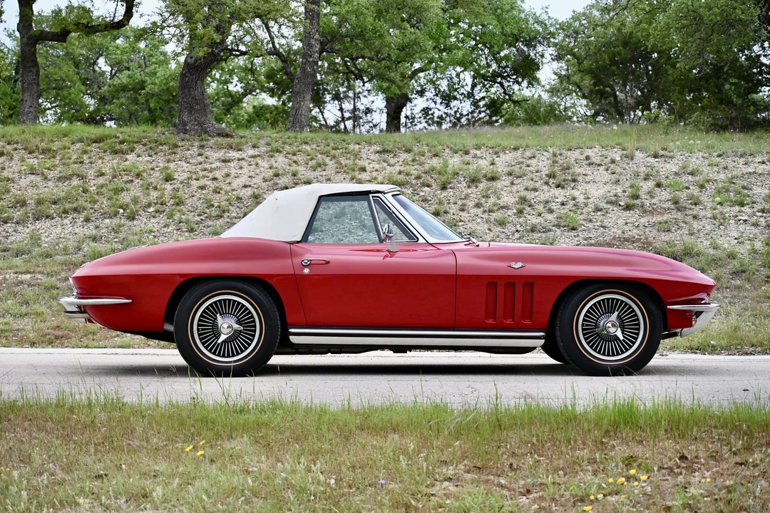 1965 Chevrolet Corvette C2 - Image 5 of 31