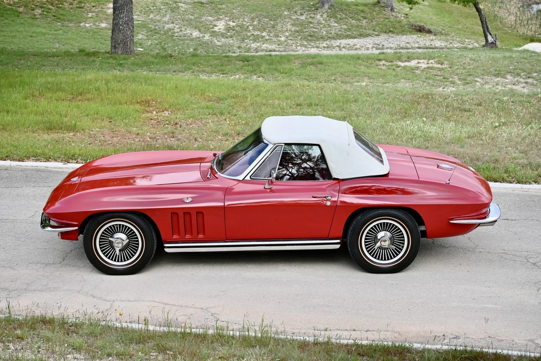 1965 Chevrolet Corvette C2 - Image 9 of 31