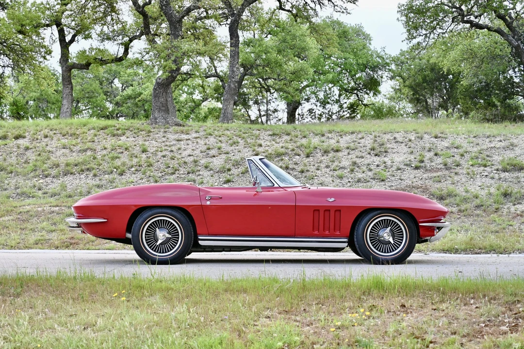1965 Chevrolet Corvette C2 - Image 18 of 31