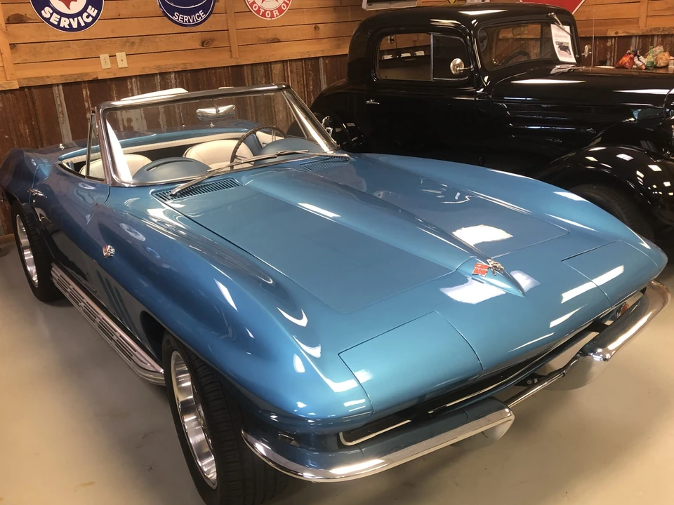 1965 Chevrolet Corvette C2 - Image 12 of 31