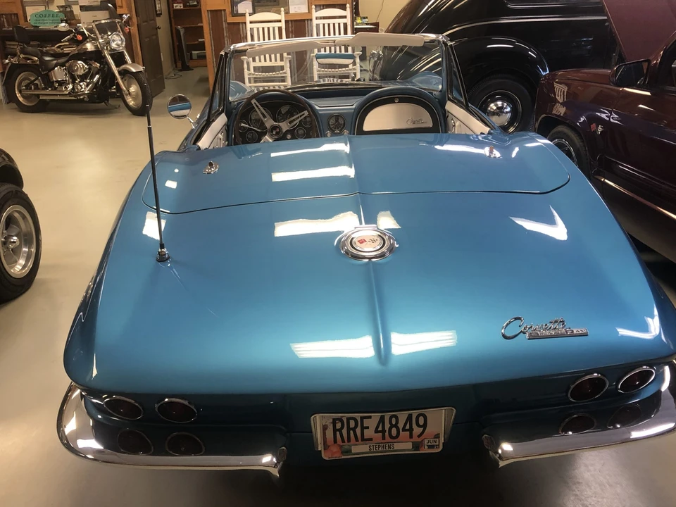 1965 Chevrolet Corvette C2 - Image 19 of 31