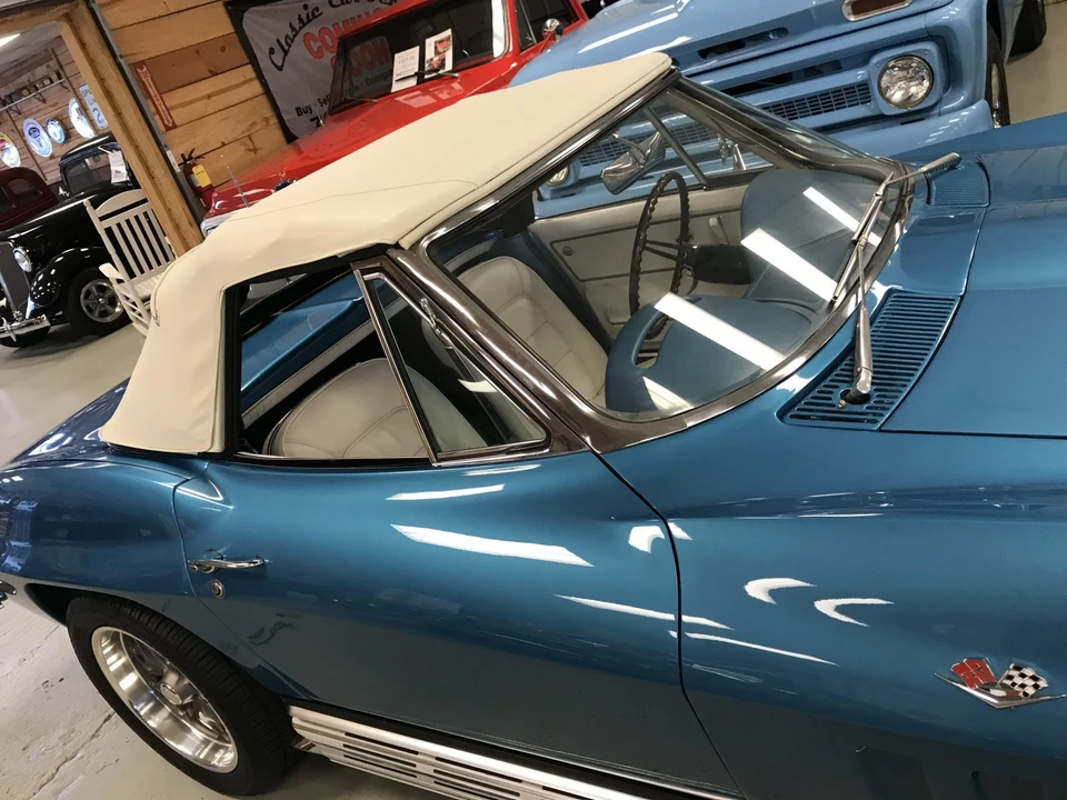 1965 Chevrolet Corvette C2 - Image 13 of 31