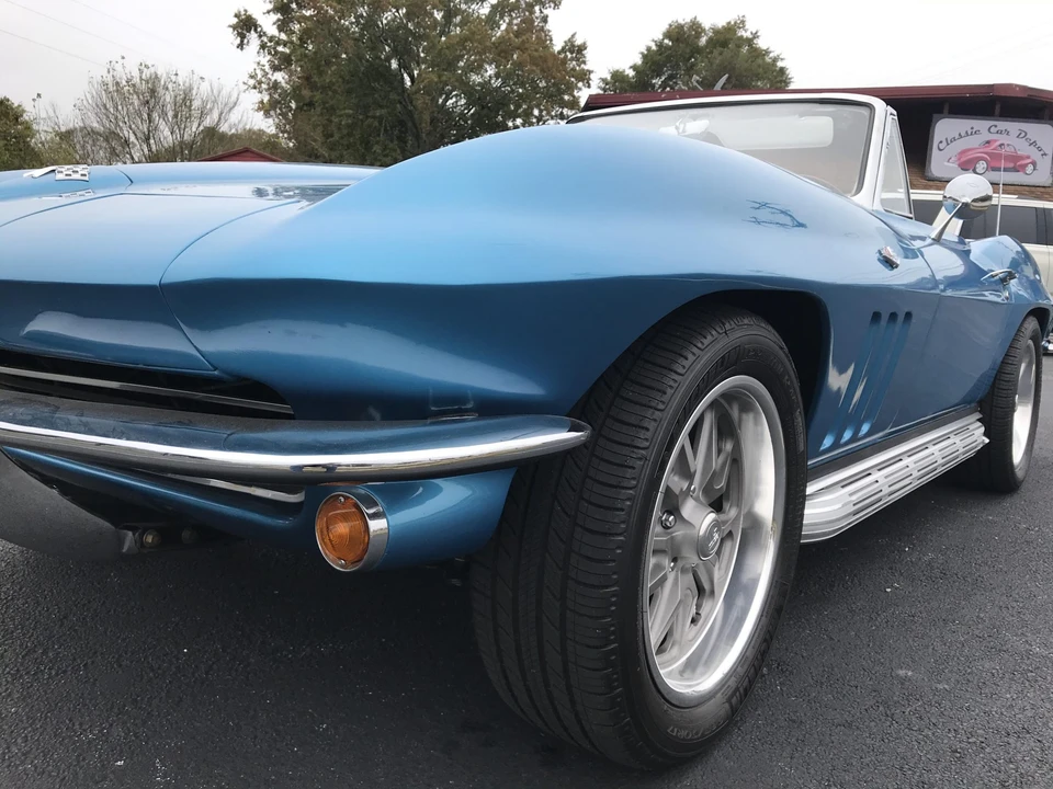 1965 Chevrolet Corvette C2 - Image 22 of 31