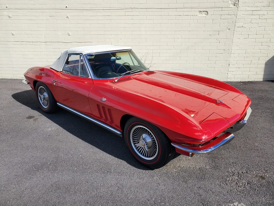 1965 Chevrolet Corvette C2 - Image 22 of 31