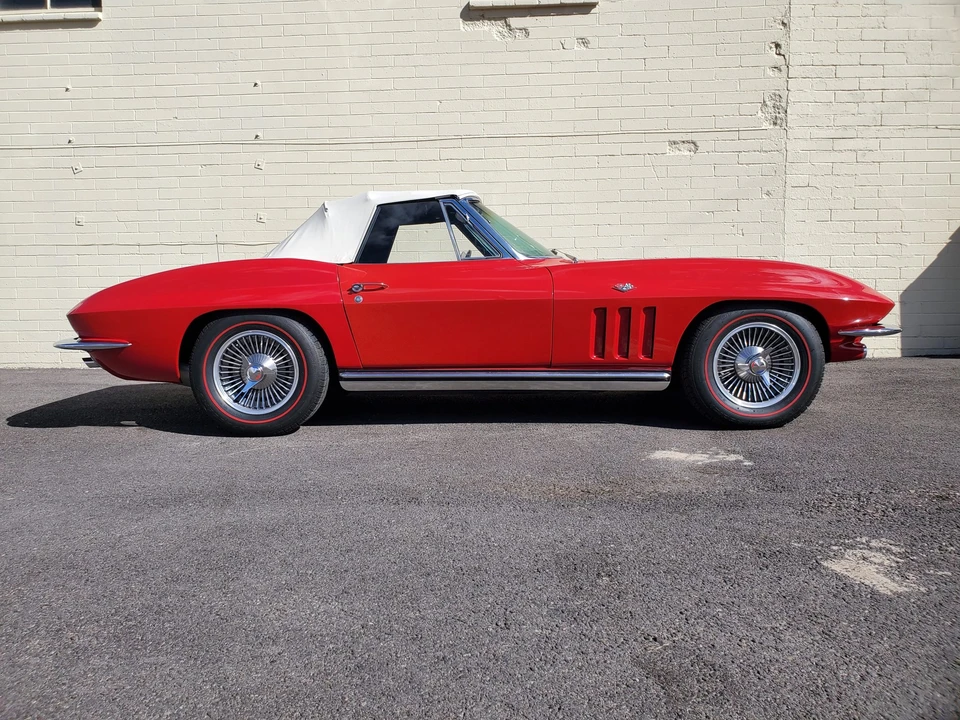 1965 Chevrolet Corvette C2 - Image 21 of 31