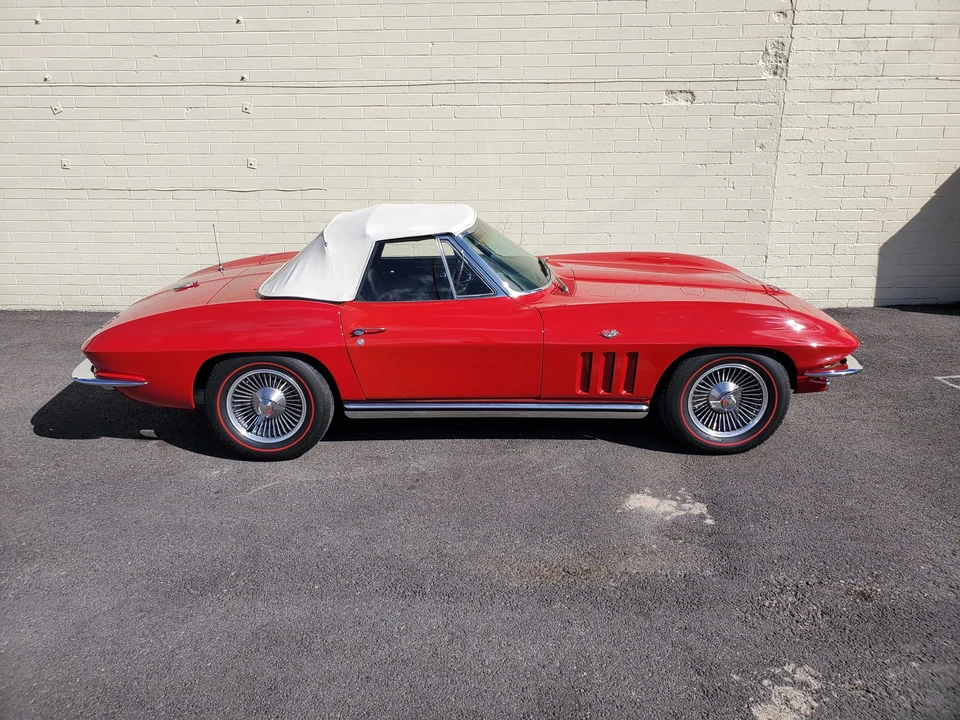 1965 Chevrolet Corvette C2 - Image 20 of 31