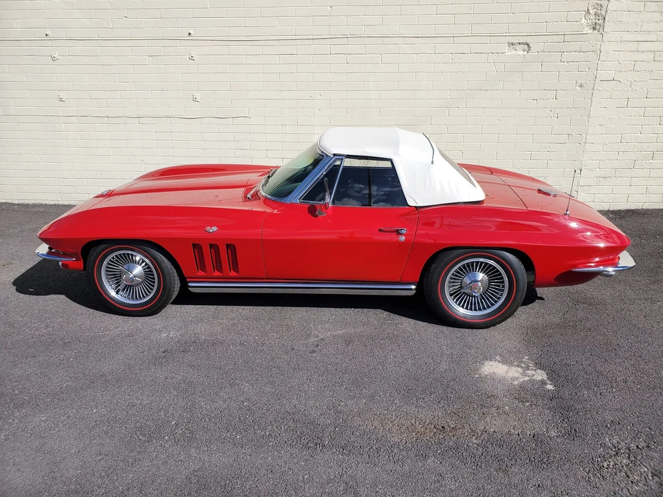 1965 Chevrolet Corvette C2 - Image 12 of 31
