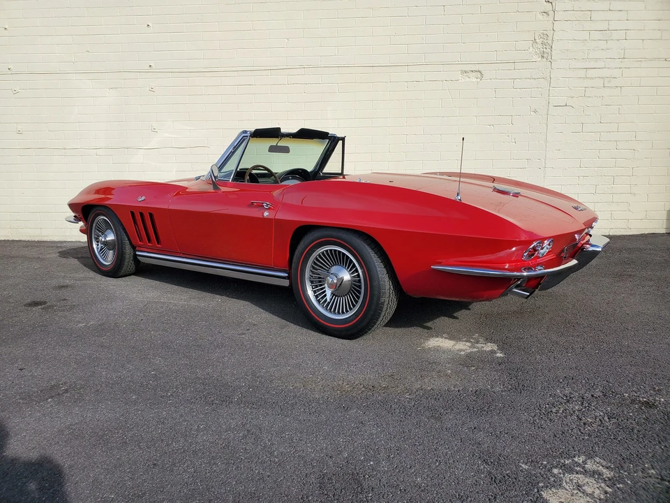 1965 Chevrolet Corvette C2 - Image 4 of 31
