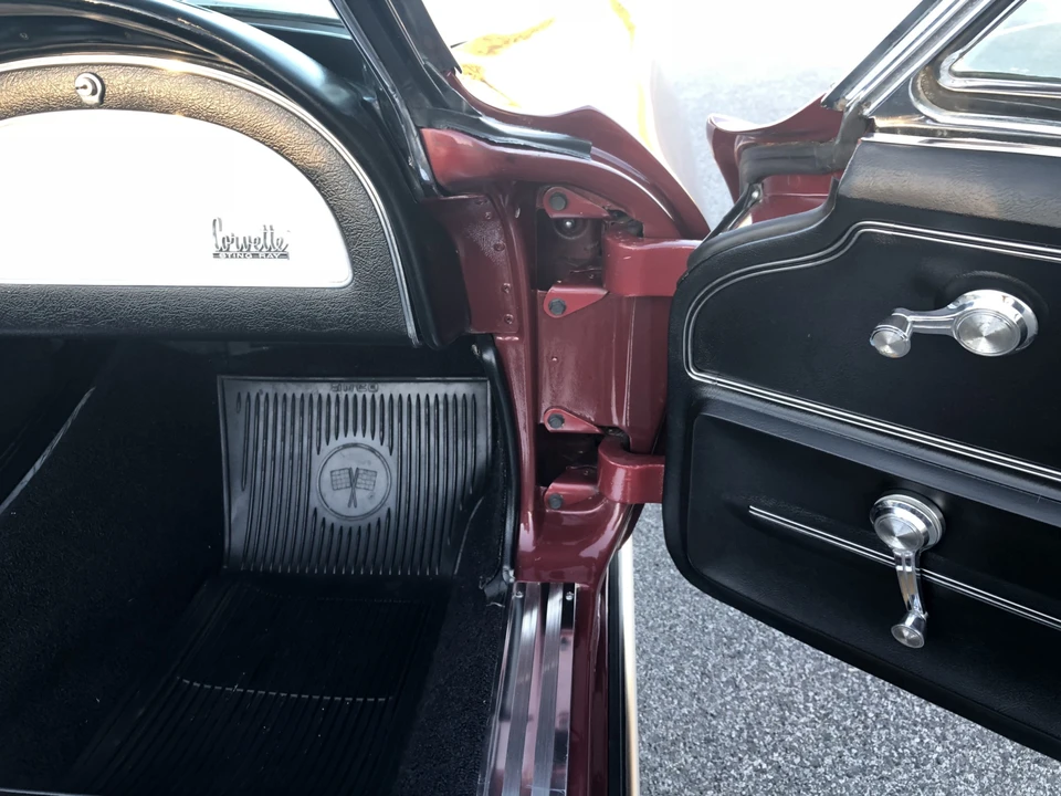 1965 Chevrolet Corvette C2 - Image 29 of 31