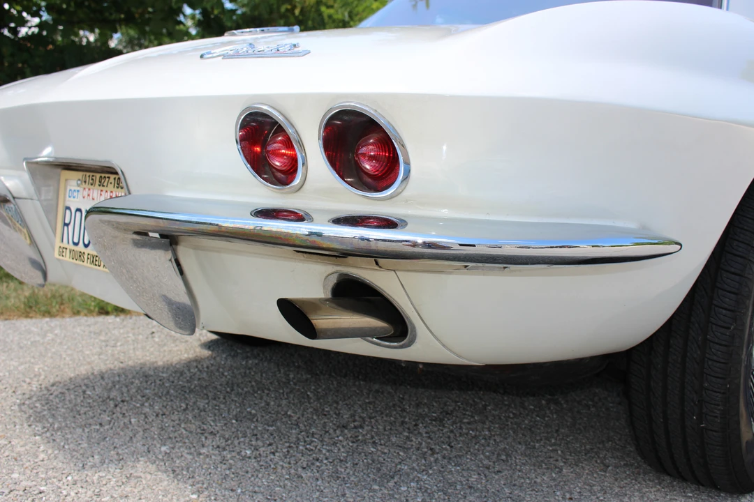 1965 Chevrolet Corvette C2 - Image 20 of 31
