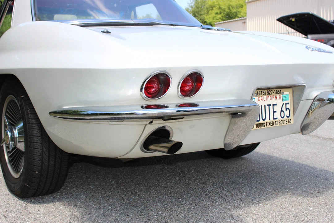 1965 Chevrolet Corvette C2 - Image 18 of 31