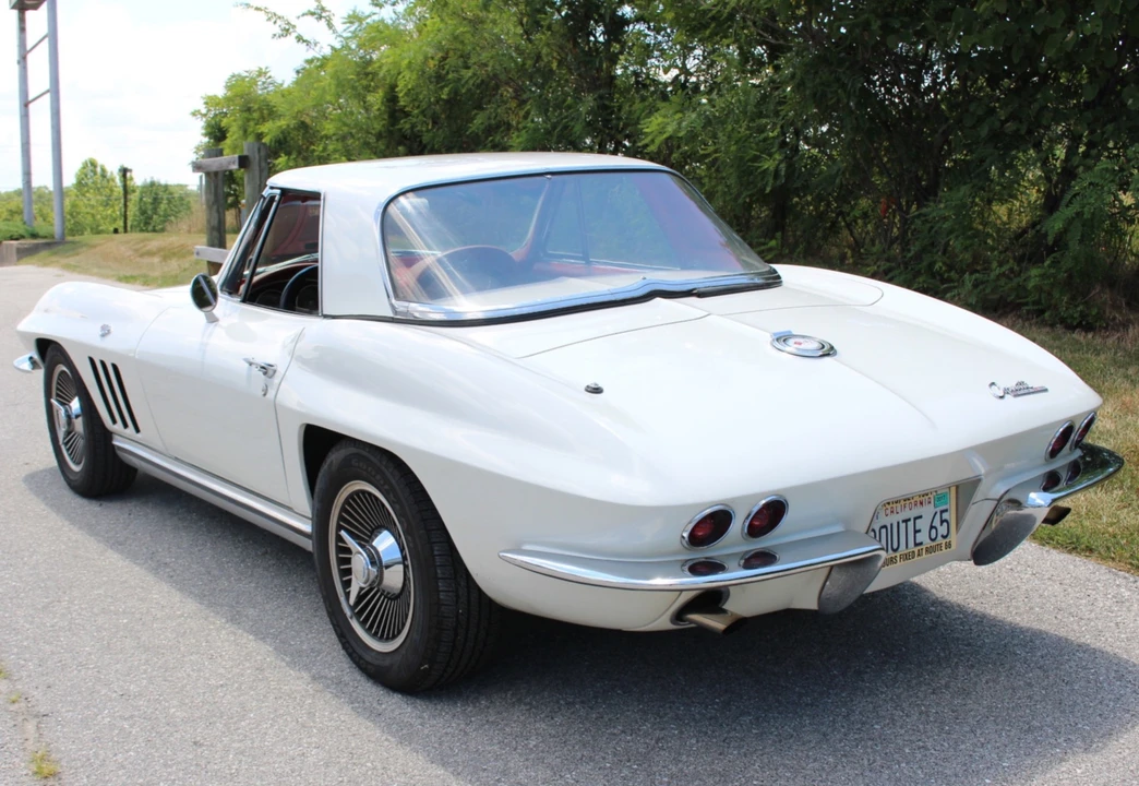 1965 Chevrolet Corvette C2 - Image 8 of 31