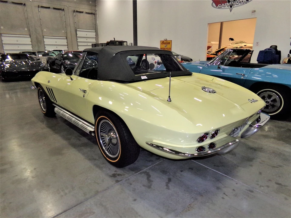 1965 Chevrolet Corvette C2 - Image 12 of 31