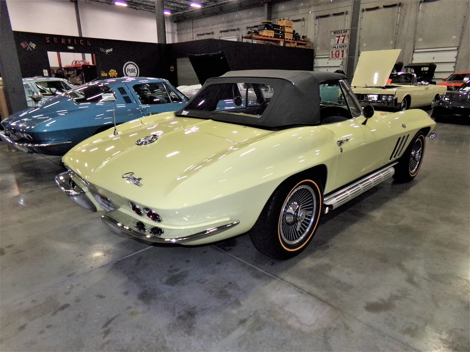 1965 Chevrolet Corvette C2 - Image 14 of 31
