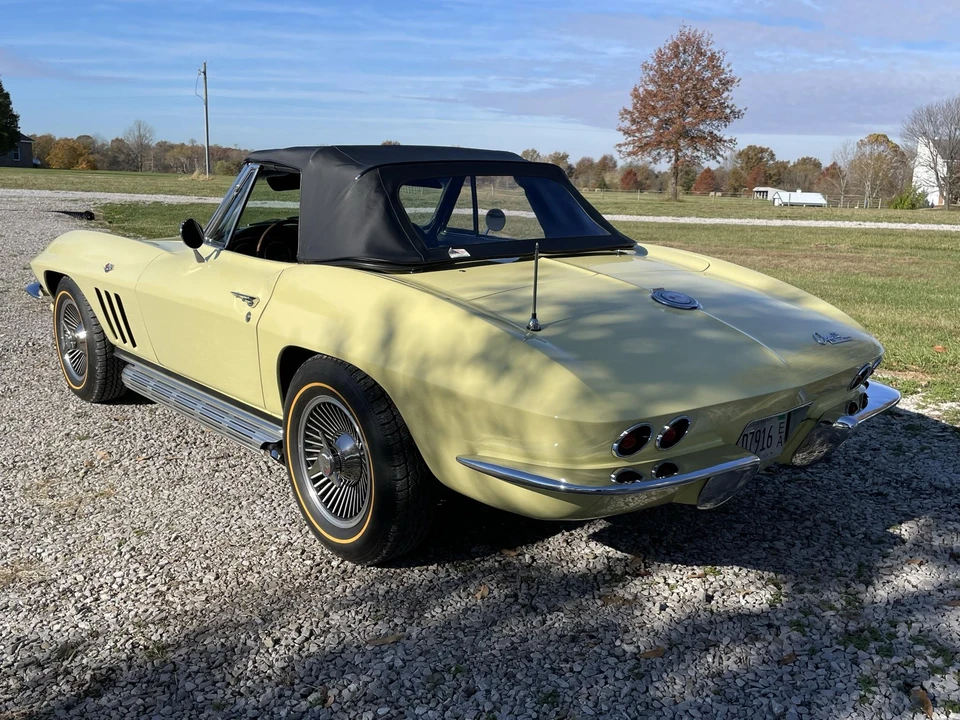 1965 Chevrolet Corvette C2 - Image 13 of 31