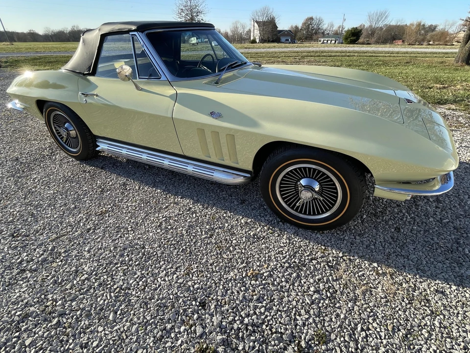 1965 Chevrolet Corvette C2 - Image 15 of 31
