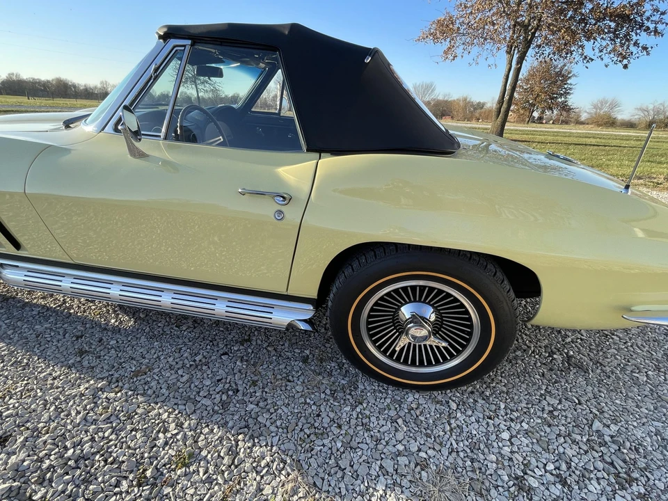 1965 Chevrolet Corvette C2 - Image 29 of 31