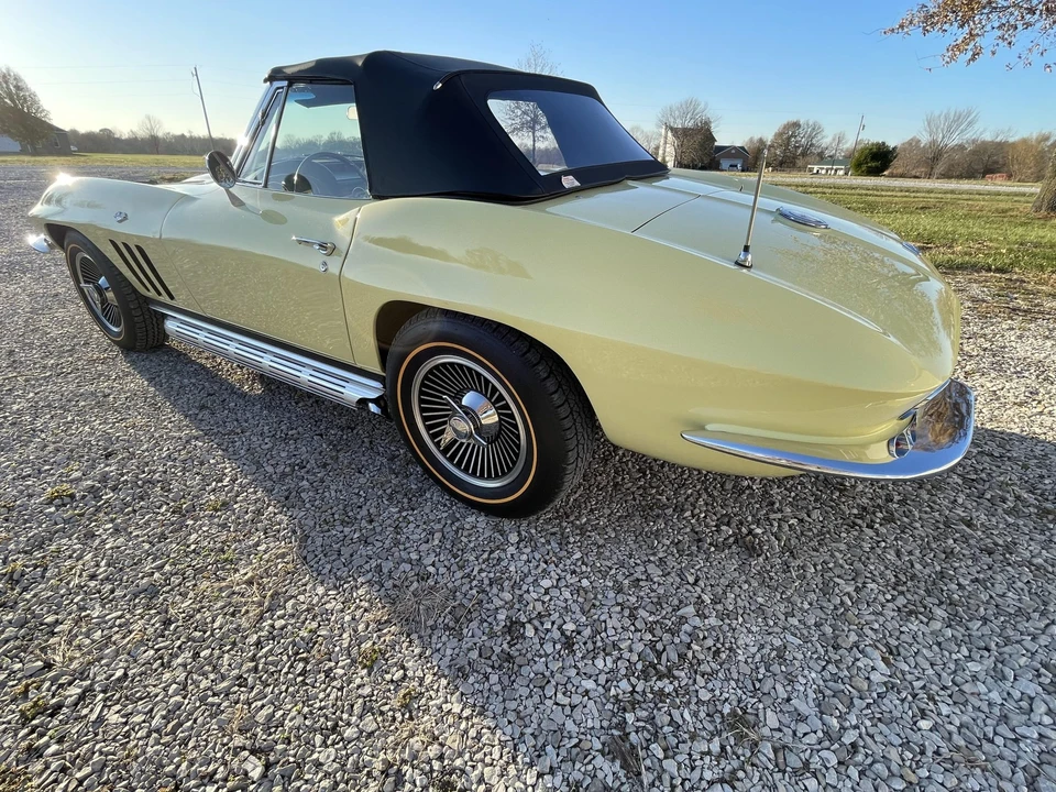 1965 Chevrolet Corvette C2 - Image 11 of 31