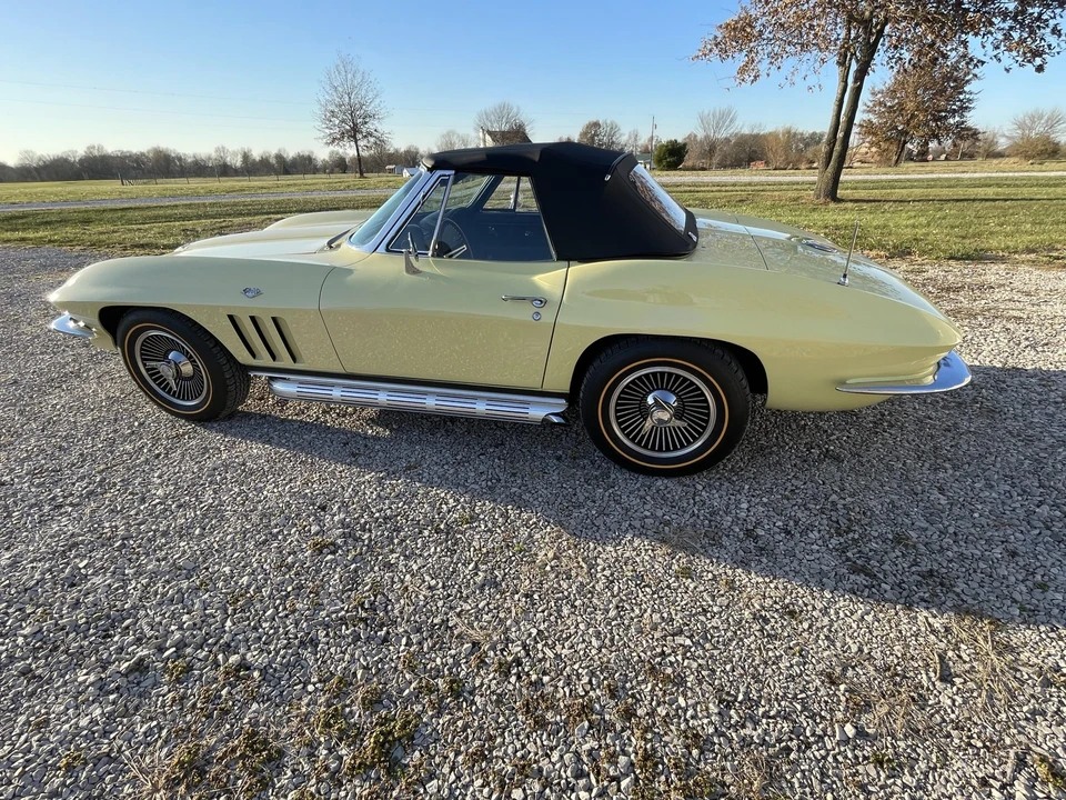 1965 Chevrolet Corvette C2 - Image 10 of 31