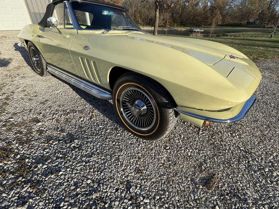 1965 Chevrolet Corvette C2 - Image 16 of 31