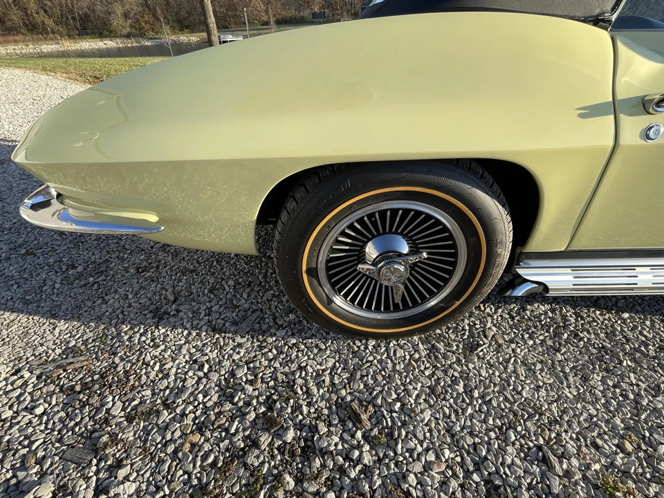 1965 Chevrolet Corvette C2 - Image 23 of 31
