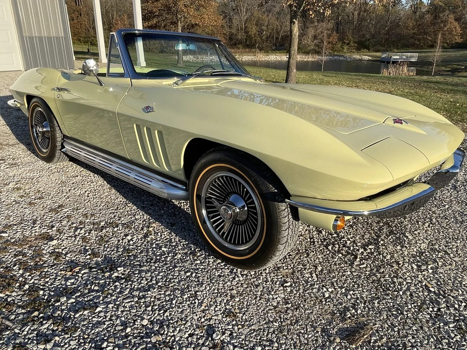 1965 Chevrolet Corvette C2 - Image 2 of 31